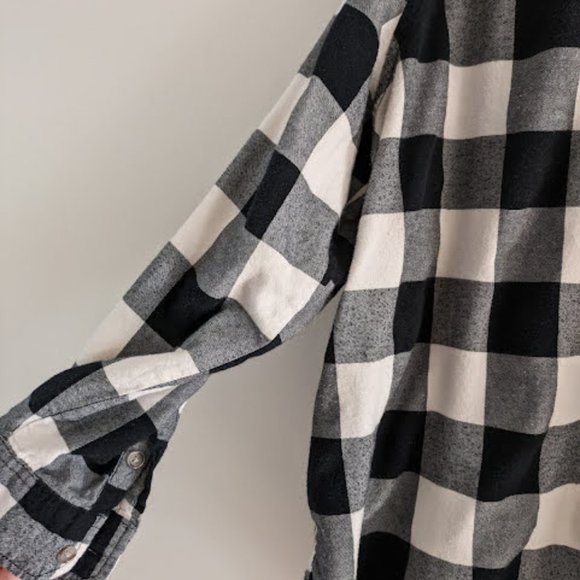 Universal Thread Black and White Flannel Button Down Size XXL - Picture 6 of 9